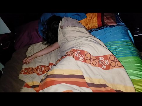 ❤️ Semeordea bere amaorde gazteari errieta egiten dio lo egiten duen bitartean. ❤ Porno %eu.porn-mz-com.ruan ❌️