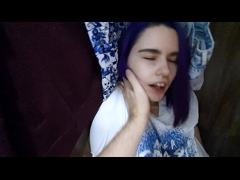 ❤️ Nire ahizpa armairuan aurkitu eta lagundu zion esperma ❤ Porno %eu.porn-mz-com.ruan ❌️